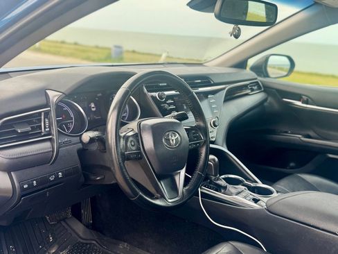 Used 2019 Toyota Camry XLE image 13