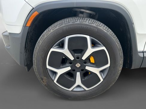 Used 2024 Rivian R1S Adventure image 11