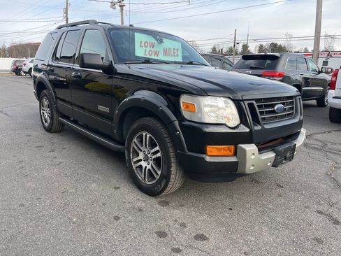 Used 2007 Ford Explorer XLT image 4