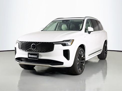 New 2026 Volvo XC90 T8 Ultra w/ Protection Package AWD/4WD image 3