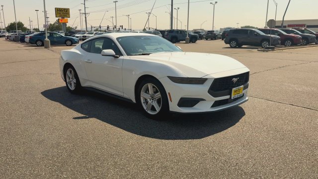 Used 2026 Ford Mustang Premium RWD image 2