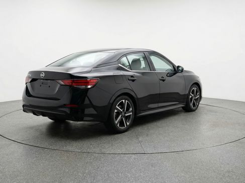 Used 2025 Nissan Sentra SV FWD image 9