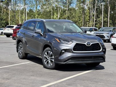 New 2025 Toyota Highlander XLE