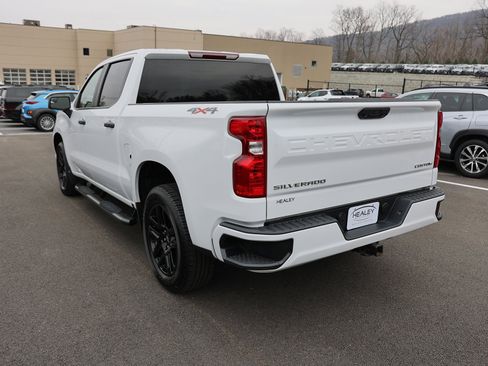 Used 2023 Chevrolet Silverado 1500 Custom image 5