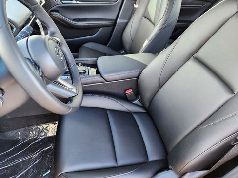 Certified 2025 MAZDA MAZDA3 s Sport image 4