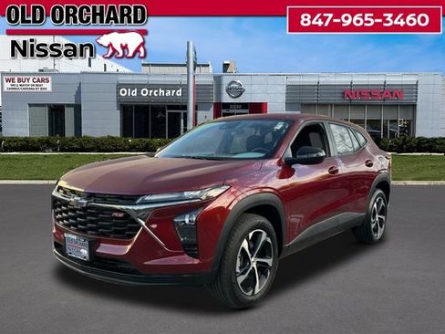 Used 2025 Chevrolet Trax RS w/ Driver Confidence Package FWD image 1