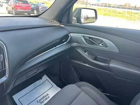 Used 2022 Chevrolet Traverse LT FWD image 23