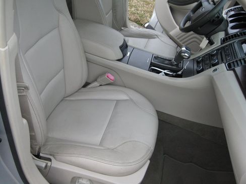 Used 2011 Ford Taurus SEL w/ 201A Rapid Spec Order Code image 30