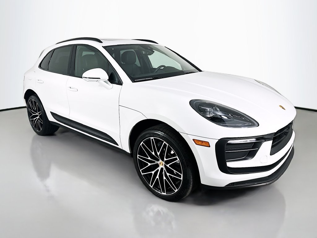Certified 2025 Porsche Macan AWD/4WD image 7