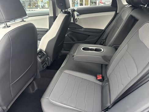 New 2026 Volkswagen Taos SE FWD image 30