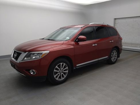 Used 2015 Nissan Pathfinder SL w/ SL Tech Package image 2