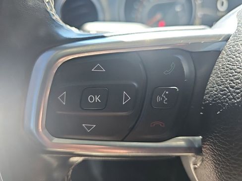 Certified 2022 Jeep Wrangler Unlimited Sahara AWD/4WD image 32