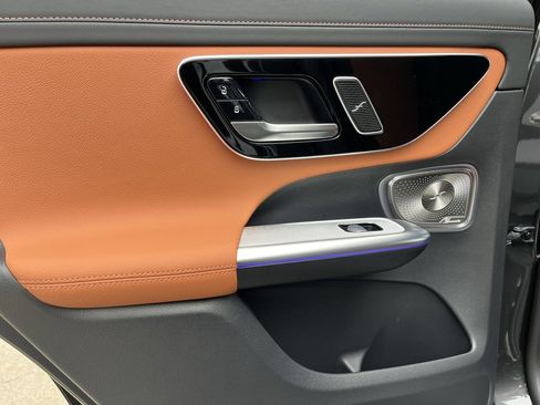 Certified 2025 Mercedes-Benz GLC 300 4MATIC image 46