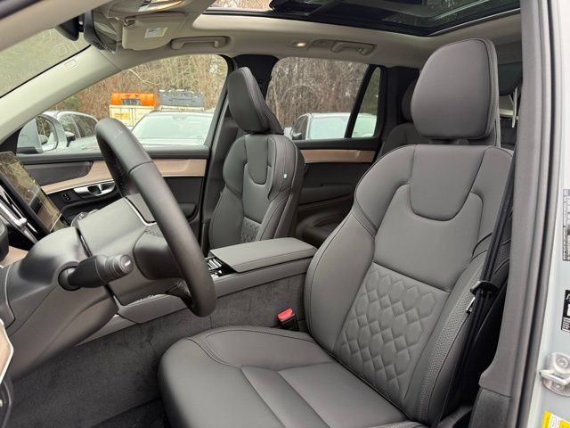 New 2026 Volvo XC90 T8 Plus w/ Protection Package Premier AWD/4WD image 16