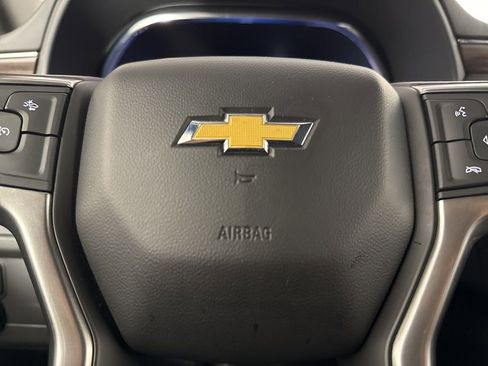 Used 2022 Chevrolet Suburban LT AWD/4WD image 35