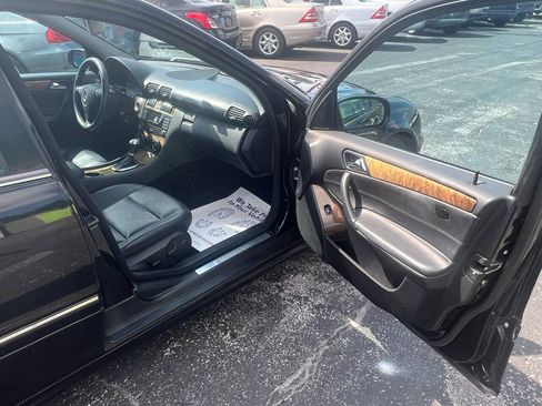 Used 2007 Mercedes-Benz C 230 Sedan image 12