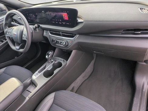 Used 2025 Buick Envista Preferred image 15