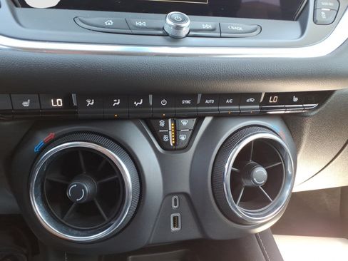 Used 2024 Chevrolet Blazer LT w/ Convenience Package AWD/4WD image 19