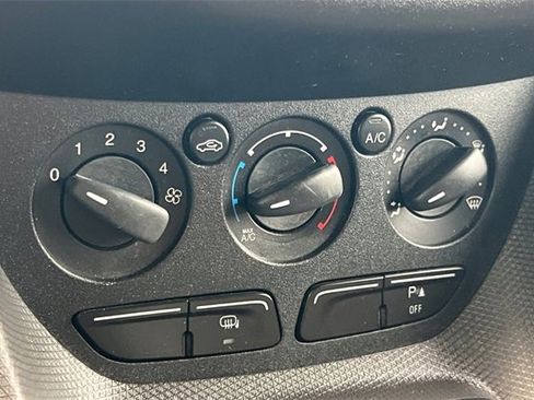 Used 2015 Ford Transit Connect XL image 21
