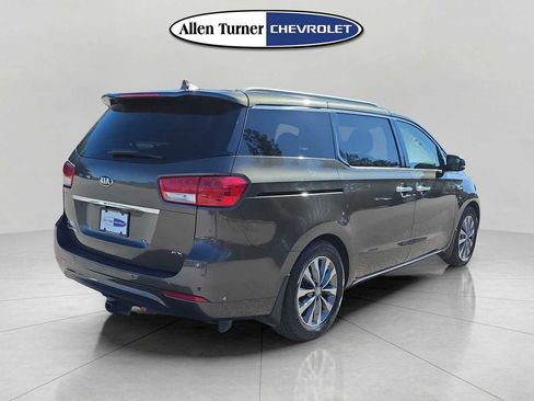 Used 2016 Kia Sedona SX image 5