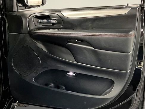 Used 2019 Dodge Grand Caravan GT image 27