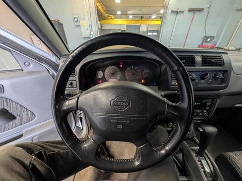 Used 2000 Nissan Frontier 4x4 King Cab V6 image 30