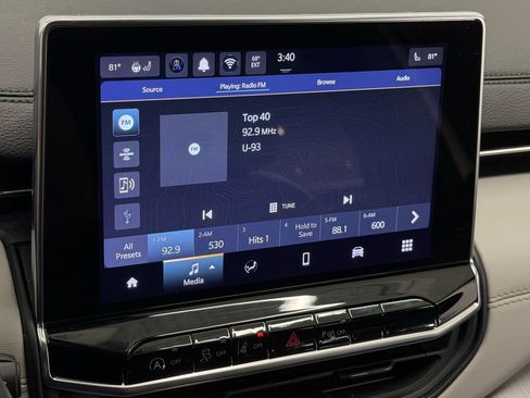 Used 2025 Jeep Compass Limited image 25