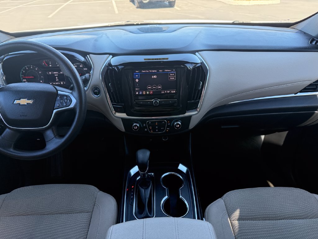 Used 2023 Chevrolet Traverse LS FWD image 15