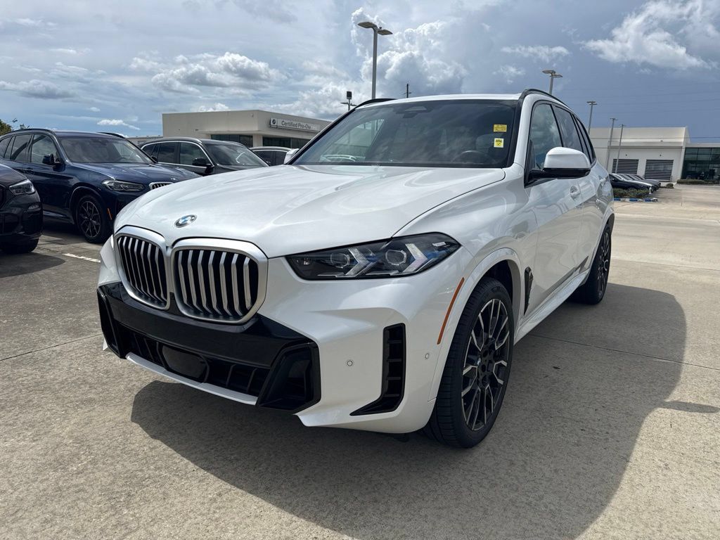 Certified 2024 BMW X5 xDrive40i w/ M Sport Package AWD/4WD image 1