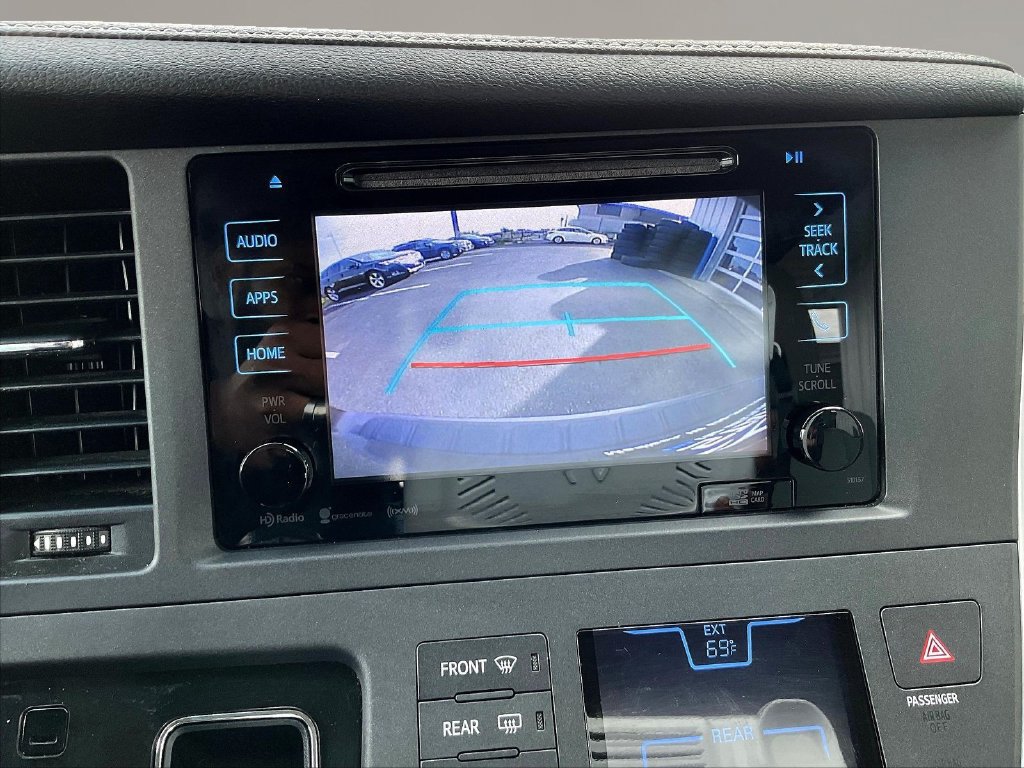 Used 2017 Toyota Sienna XLE Premium AWD/4WD image 13