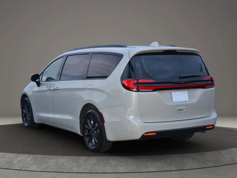 Used 2021 Chrysler Pacifica Touring w/ S Appearance Package image 41