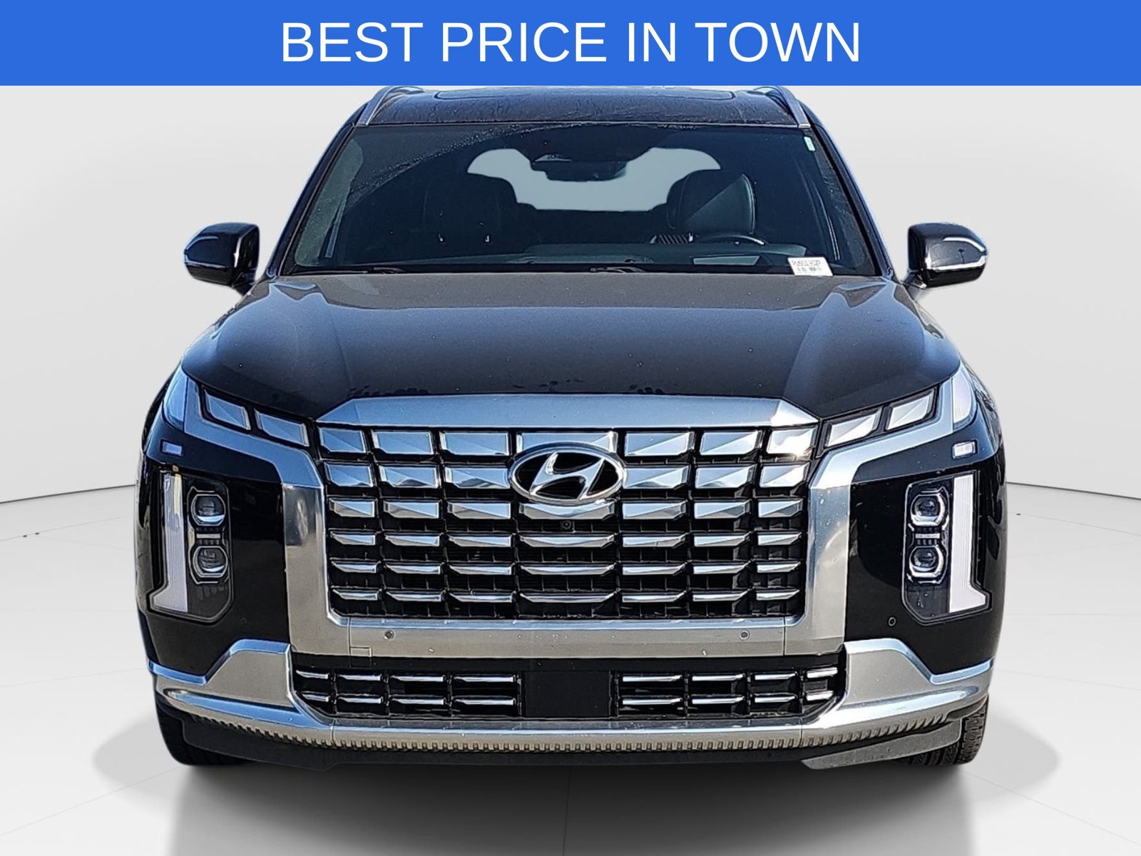 Used 2023 Hyundai Palisade Calligraphy FWD image 2