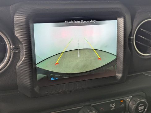 Used 2022 Jeep Wrangler Unlimited Sahara w/ Cold Weather Group image 21