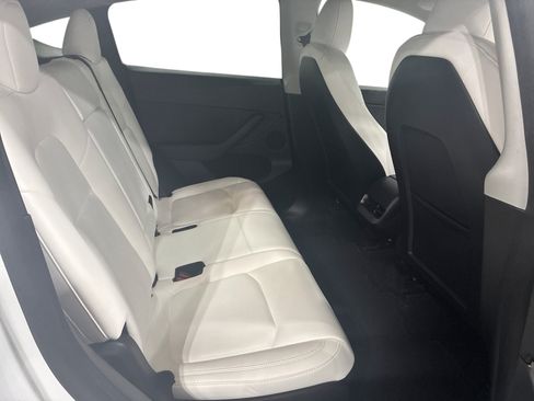 Certified 2023 Tesla Model Y Long Range AWD/4WD image 11