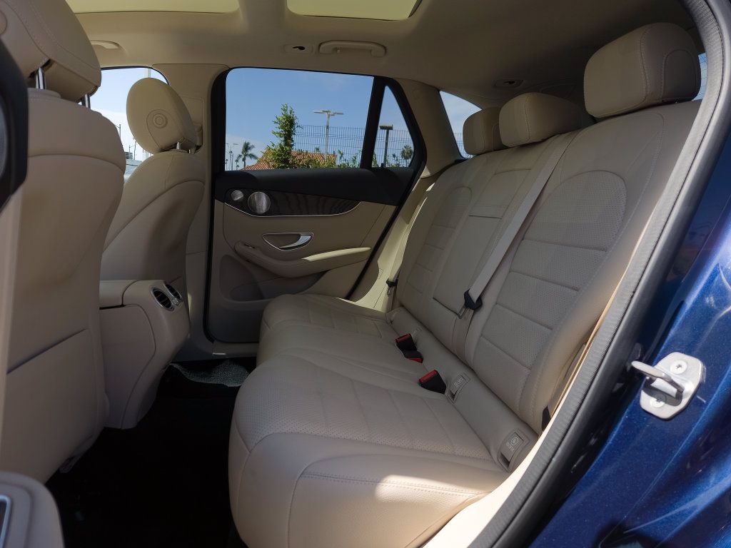Used 2019 Mercedes-Benz GLC 350e 4MATIC image 5