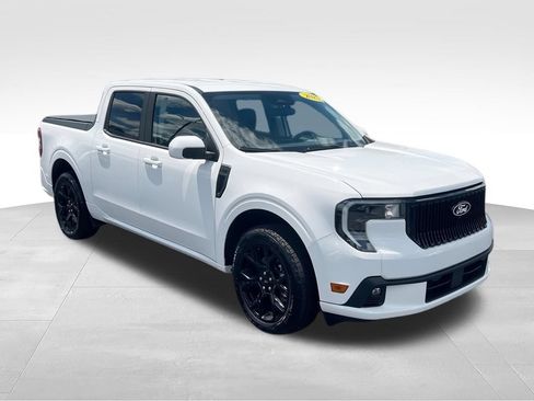 Used 2025 Ford Maverick Lobo AWD/4WD image 2