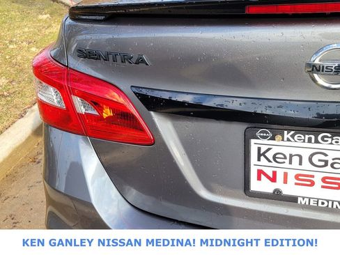 Used 2018 Nissan Sentra SR w/ SR Midnight Edition Package image 16