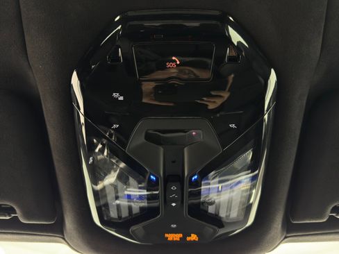 Used 2023 BMW 760i xDrive w/ Executive Package image 38