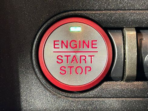 Used 2022 Ford Mustang Shelby GT500 w/ Technology Package image 22