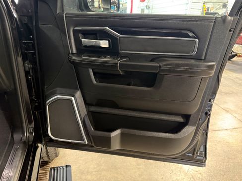 Used 2022 RAM 2500 Laramie AWD/4WD image 10