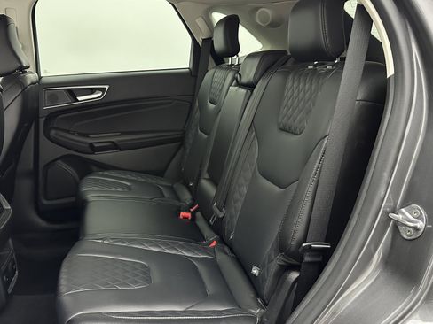 Used 2024 Ford Edge Titanium image 29