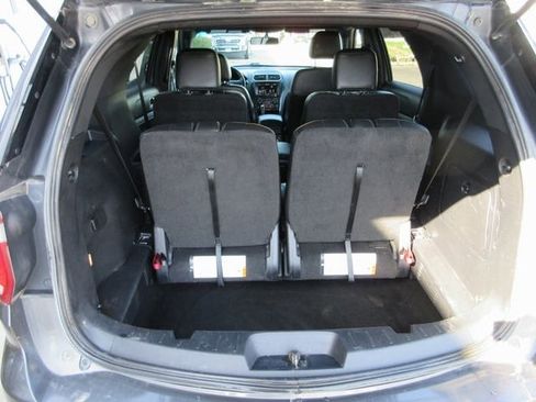 Used 2016 Ford Explorer XLT w/ Equipment Group 202A image 23
