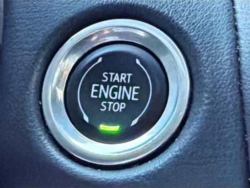 Used 2023 GMC Yukon SLT AWD/4WD image 36