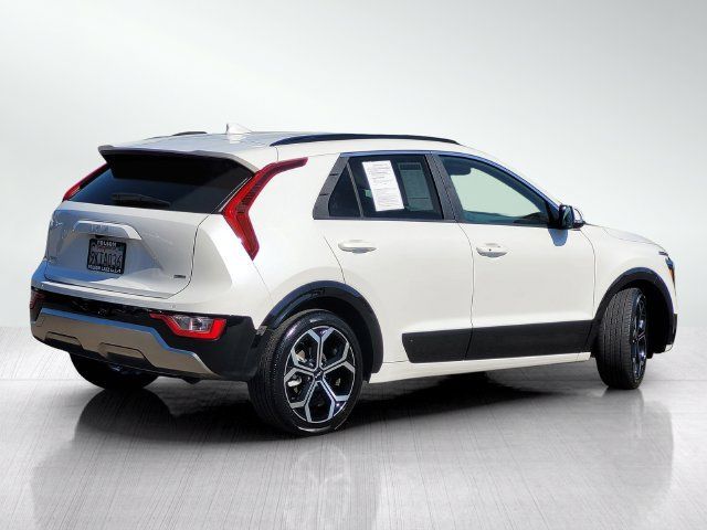 Used 2024 Kia Niro EX Touring FWD image 4