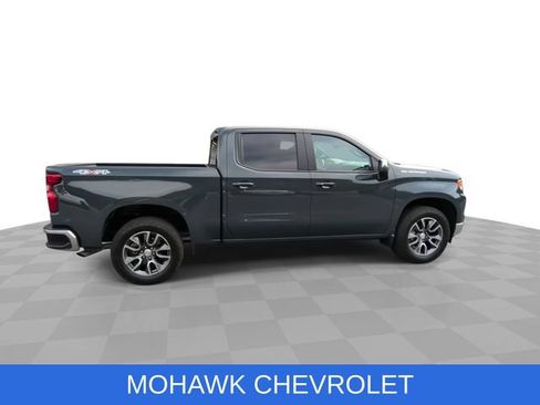 Used 2025 Chevrolet Silverado 1500 LT AWD/4WD image 9