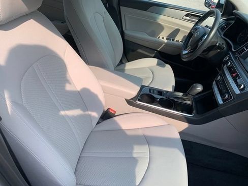 Used 2018 Hyundai Sonata SEL w/ Tech Package 02 FWD image 10