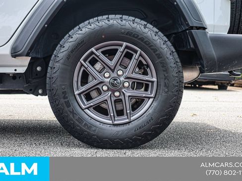 Used 2025 Jeep Wrangler Unlimited Sport AWD/4WD image 16