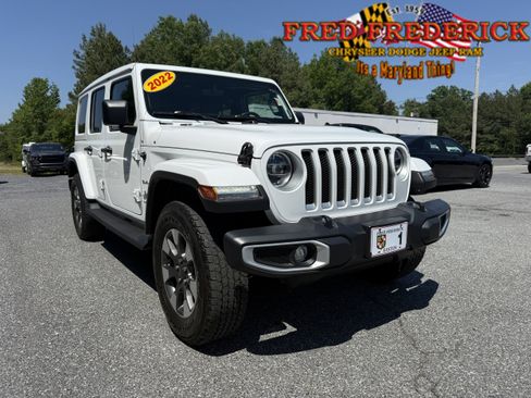 Used 2022 Jeep Wrangler Unlimited Sahara w/ LED Lighting Group AWD/4WD image 1