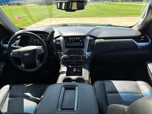 Used 2019 Chevrolet Suburban LT AWD/4WD image 27