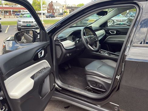 Used 2022 Jeep Compass Limited w/ Sun and Sound Group AWD/4WD image 17